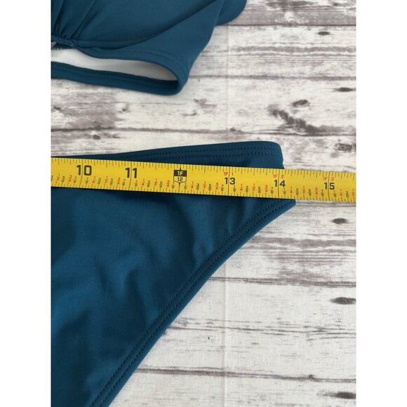 Victoria’s Secret Halter Green High Cut Bikini Size Medium/D - Picture 10 of 10